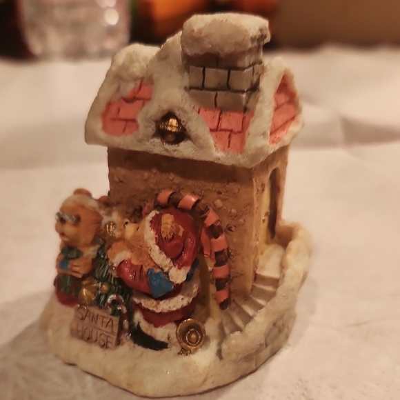 Festive Santa House with Bears Figurine - Picture 6 of 7